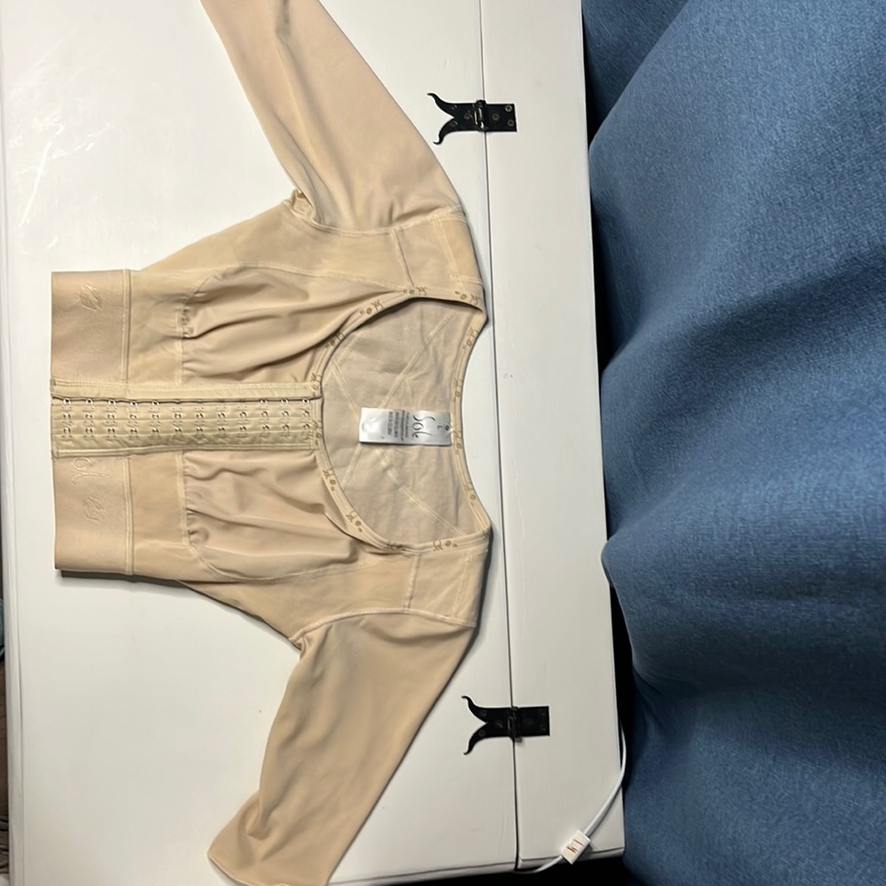 Sol beauty and care hourglass shaping blouse/ Blusa moldeadora